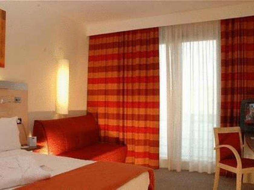 Idea Mirafiori Hotel 3*